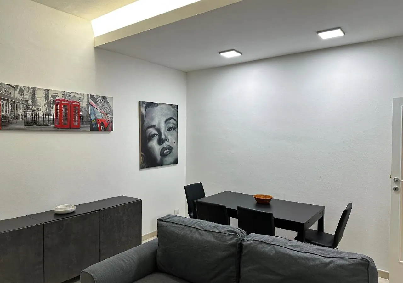 Modern Cenisio Apartment - Self Check-In & Parking Milan