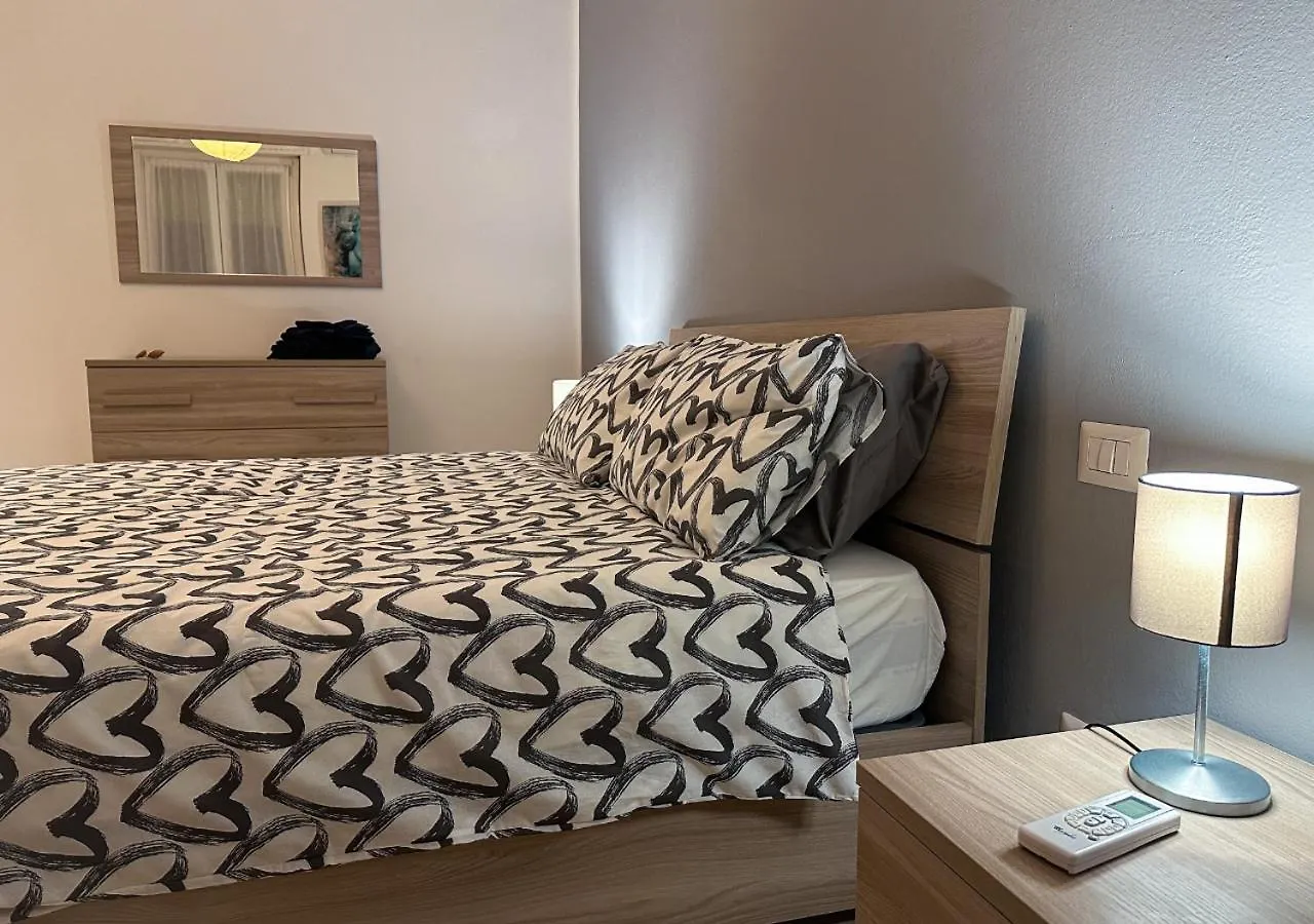 Modern Cenisio Apartment - Self Check-In & Parking Milan Italy