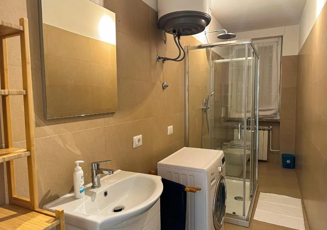 Modern Cenisio Apartment - Self Check-In & Parking Milan